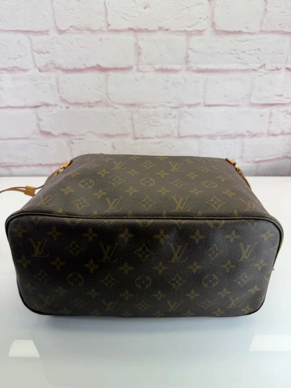 Louis Vuitton Neverfull Mm Monogram Canvas Tote in Brown